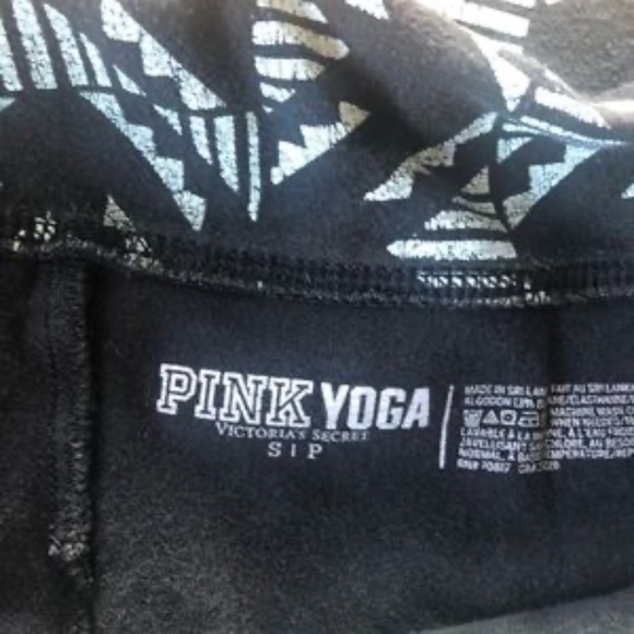 Victoria’s Secret Pink Sequins Aztec Yoga Pants - Picture 3 of 3
